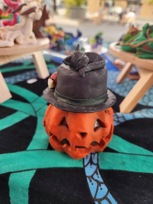 Pumpkin jar with cat and snail friends
