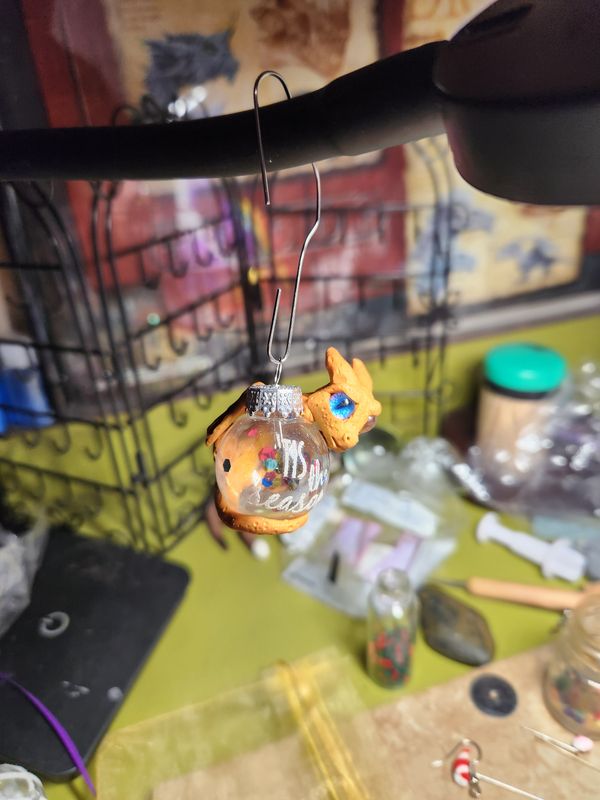 Small dragons on tiny ornaments