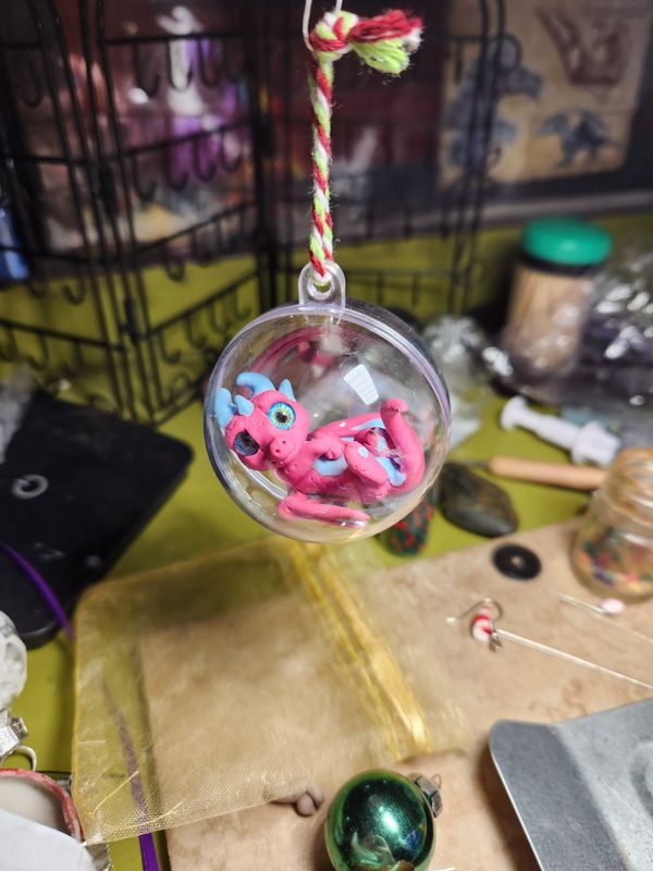 Smaller ornament dragons (inside orbs)