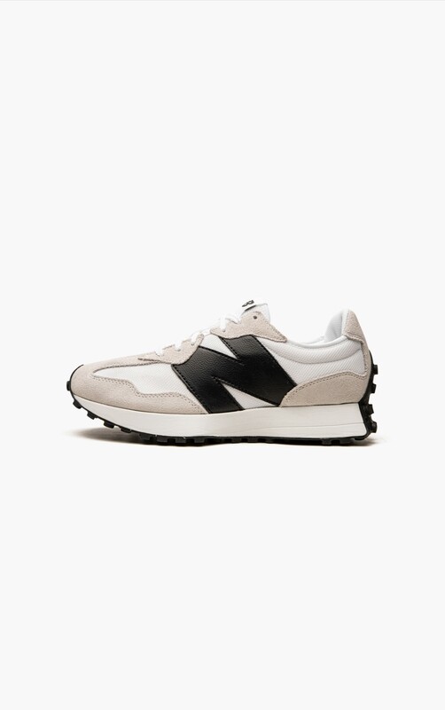 New Balance 327 “White/Black”??