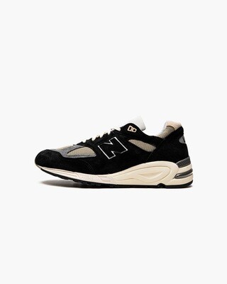 New Balance 990 V2 “Teddy’s Santis”?