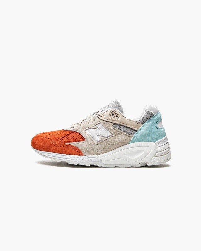 New Balance 990 V2 “Kith Cyclades”☄️