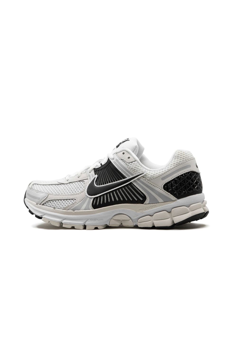 Vomero 5 “White-Black”?
