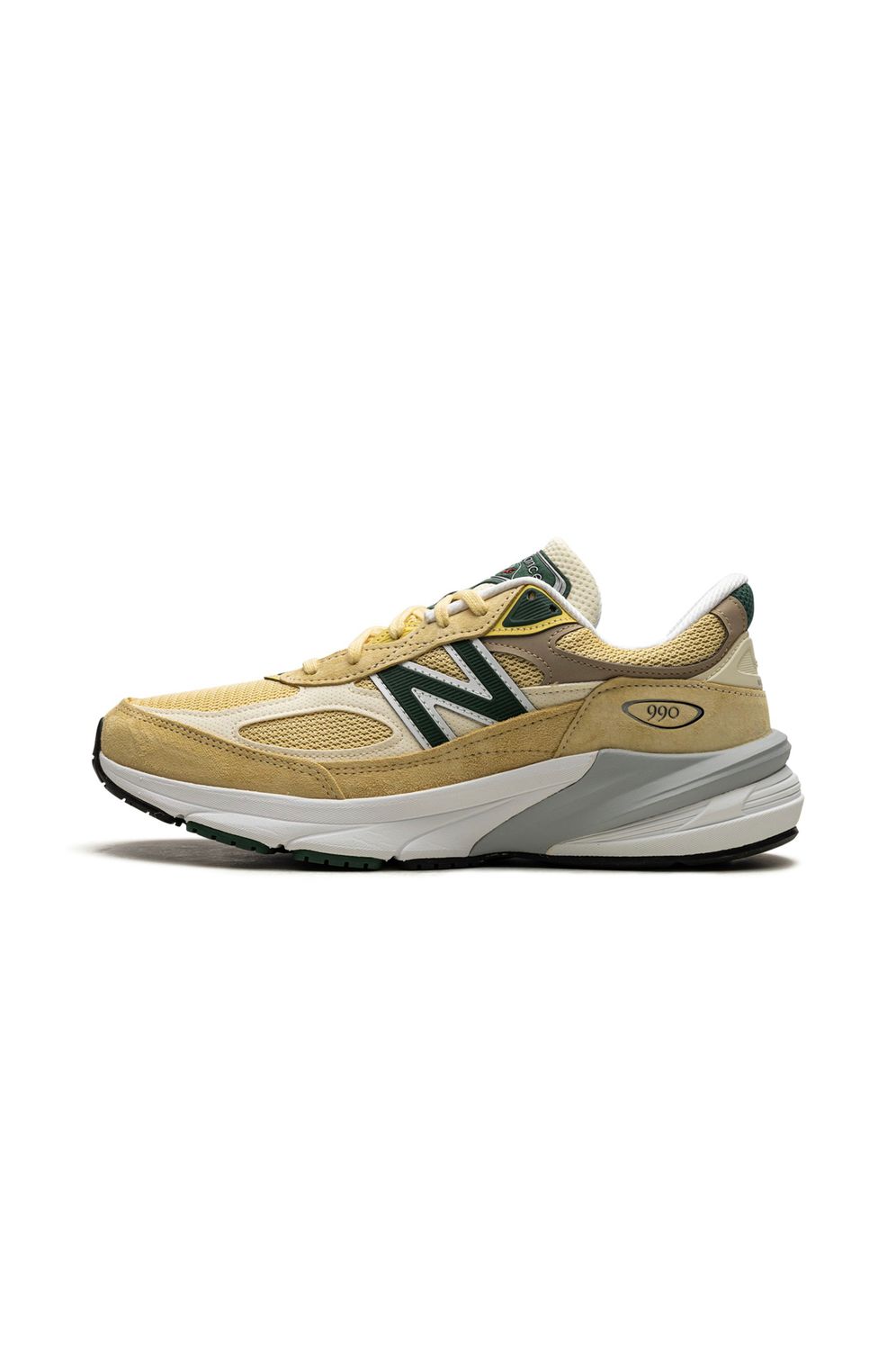 New Balance 990 V6 “Pale”?