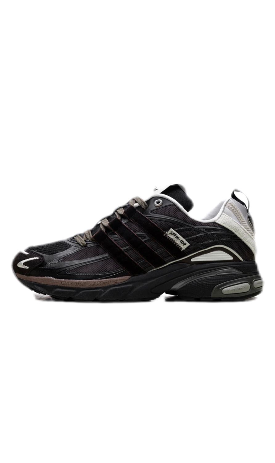 Adistar Cushion  “Core Black” ?