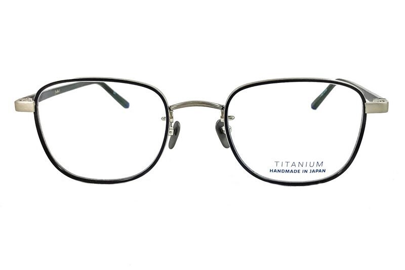 Titanium W01 0704    51-22
