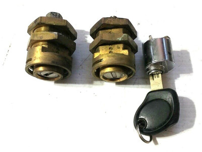 1996 1997 1998 1999 BENTLEY TURBO R IGNITION AND DOOR TUMBLERS WITH CHIPPED KEY
