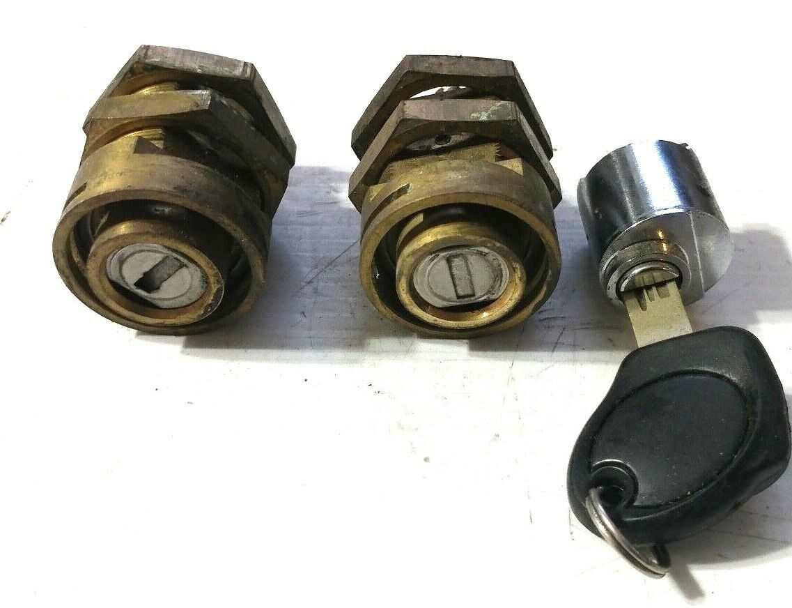 1996 1997 1998 1999 BENTLEY TURBO R IGNITION AND DOOR TUMBLERS WITH CHIPPED KEY