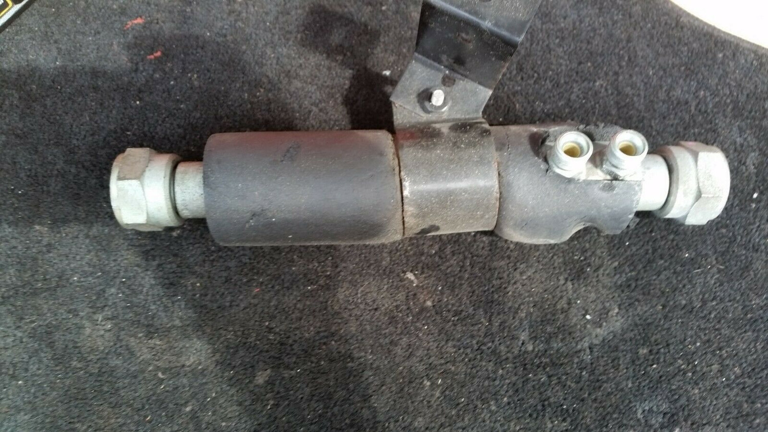 1998 Rolls Royce Silver SPUR air conditioning FUEL COOLER PIPE OUTLET UD74041