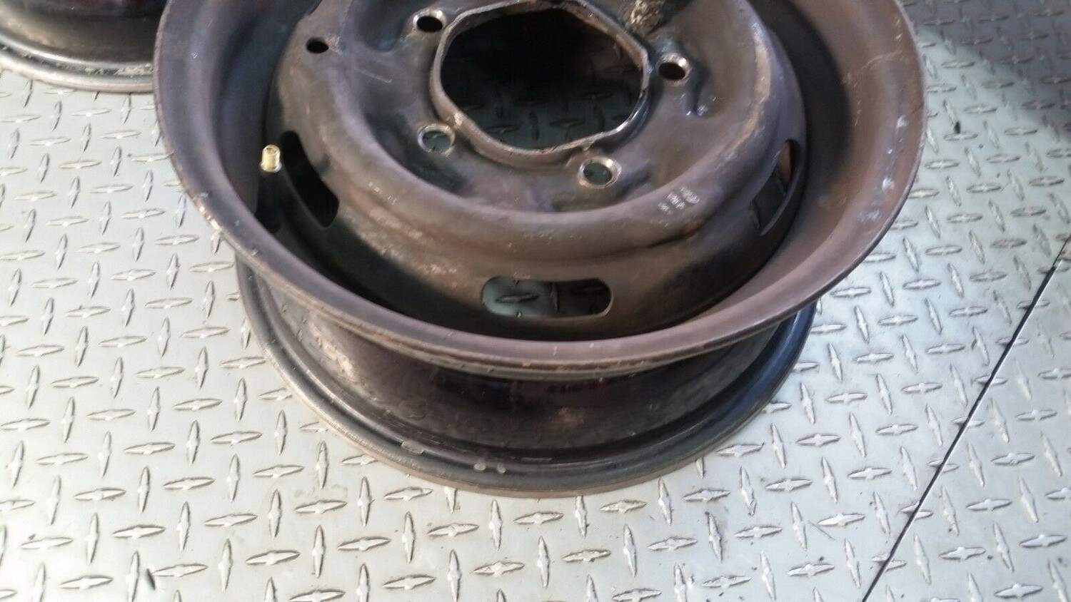 65 to 80 ROLLS ROYCE SILVER SHADOW WRAITH RIM WHEEL WITHOUT TIRE 15 INCHES