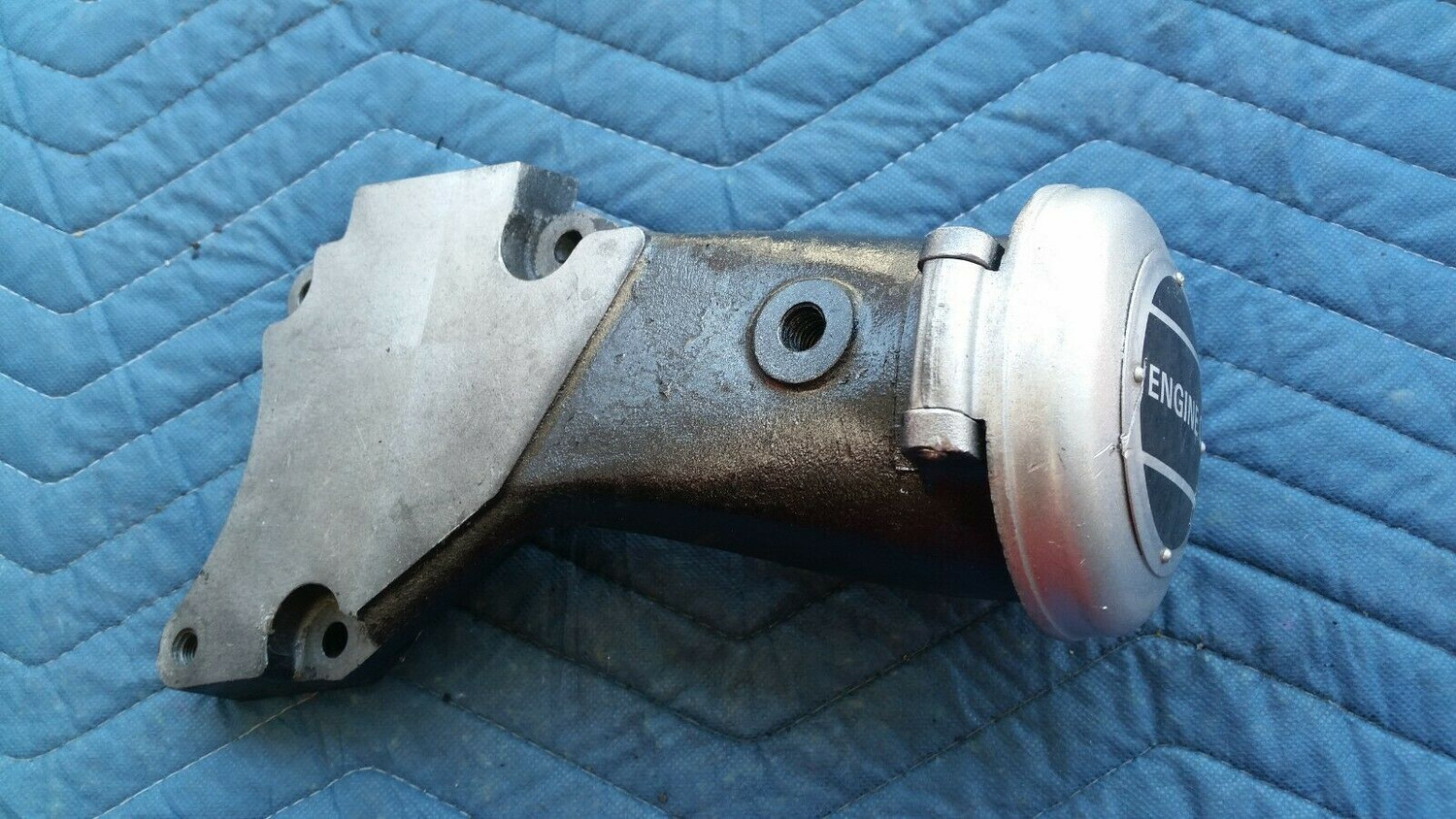 Rolls Royce Silver Spur Spirit oil cap and filler neck Bentley UE40748