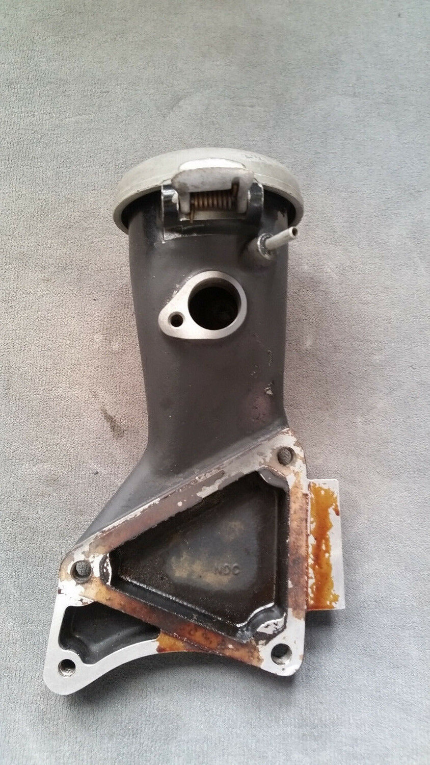 Rolls Royce Silver Spur Spirit oil cap and filler neck Bentley UE40748