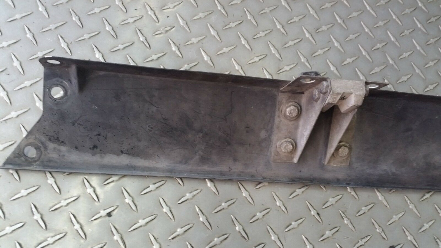 65 to 80 ROLLS ROYCE SILVER SHADOW radiator BUFFER FILLER UPPER BALANCE UE41880