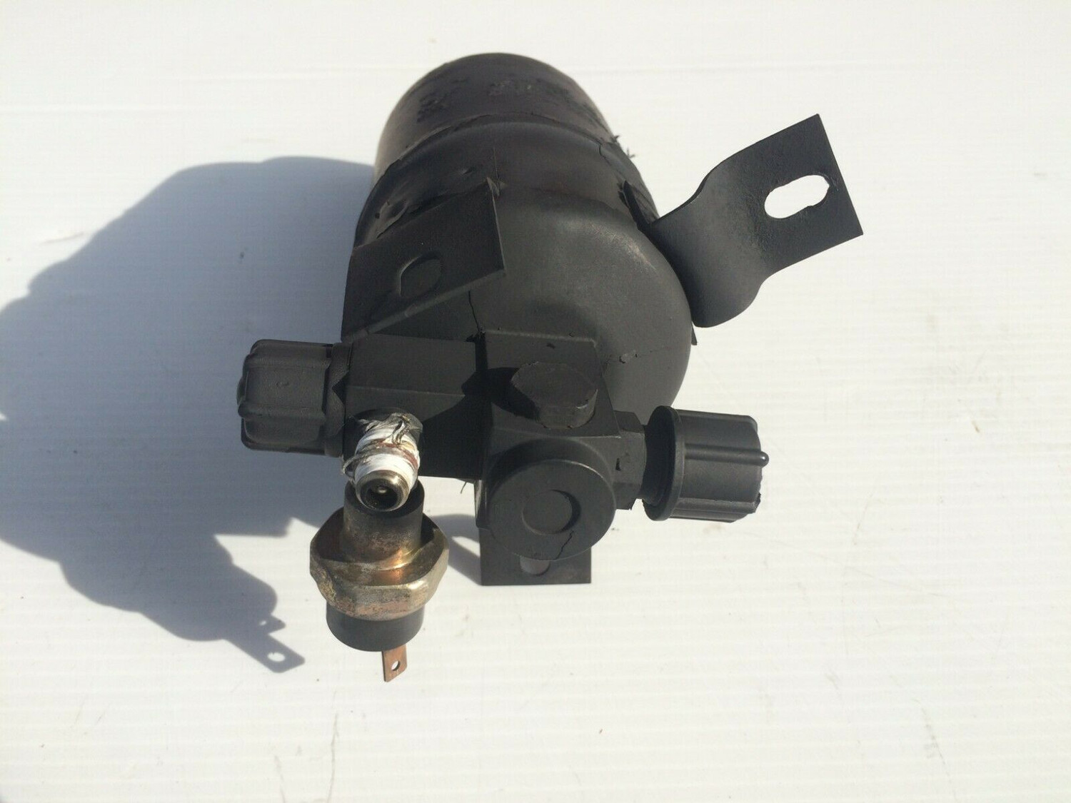 Rolls Royce Silver SPUR air conditioning receiver dryer desiccant bottle UR70317
