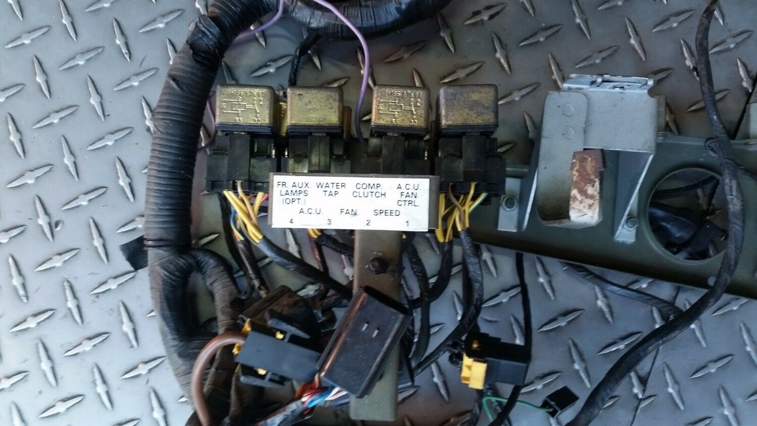 96 97 98 99 ROLLS ROYCE SILVER SPUR left side engine compartment wiring harness