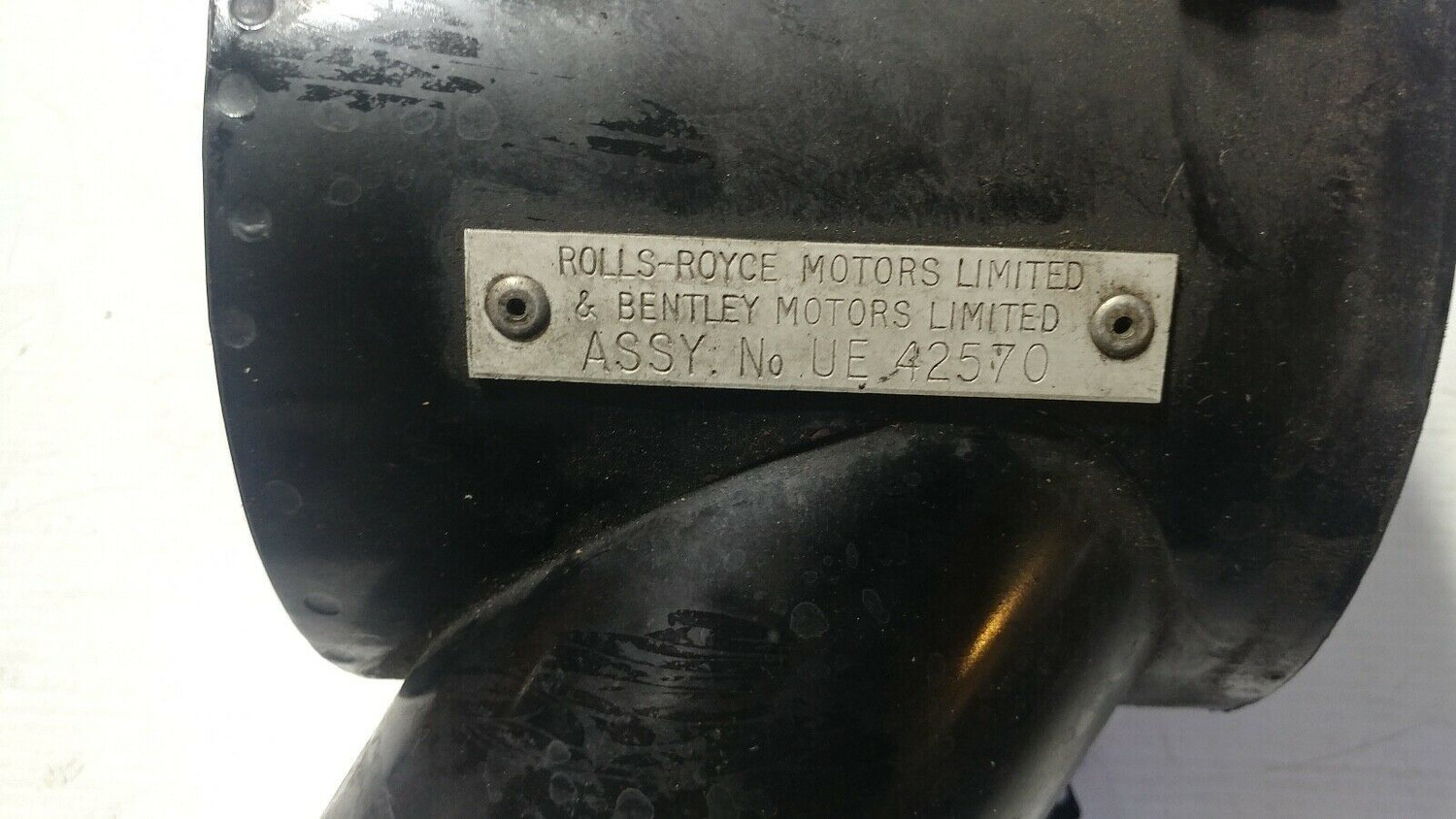 ROLLS ROYCE SILVER SPIRIT SPUR AIR INTAKE FILTER HOUSING COVER  UE42570
