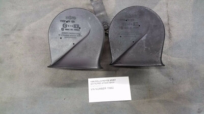 81 82 83 84 85 86 87 88  Rolls Royce Silver Spur Spirit horn set low and high