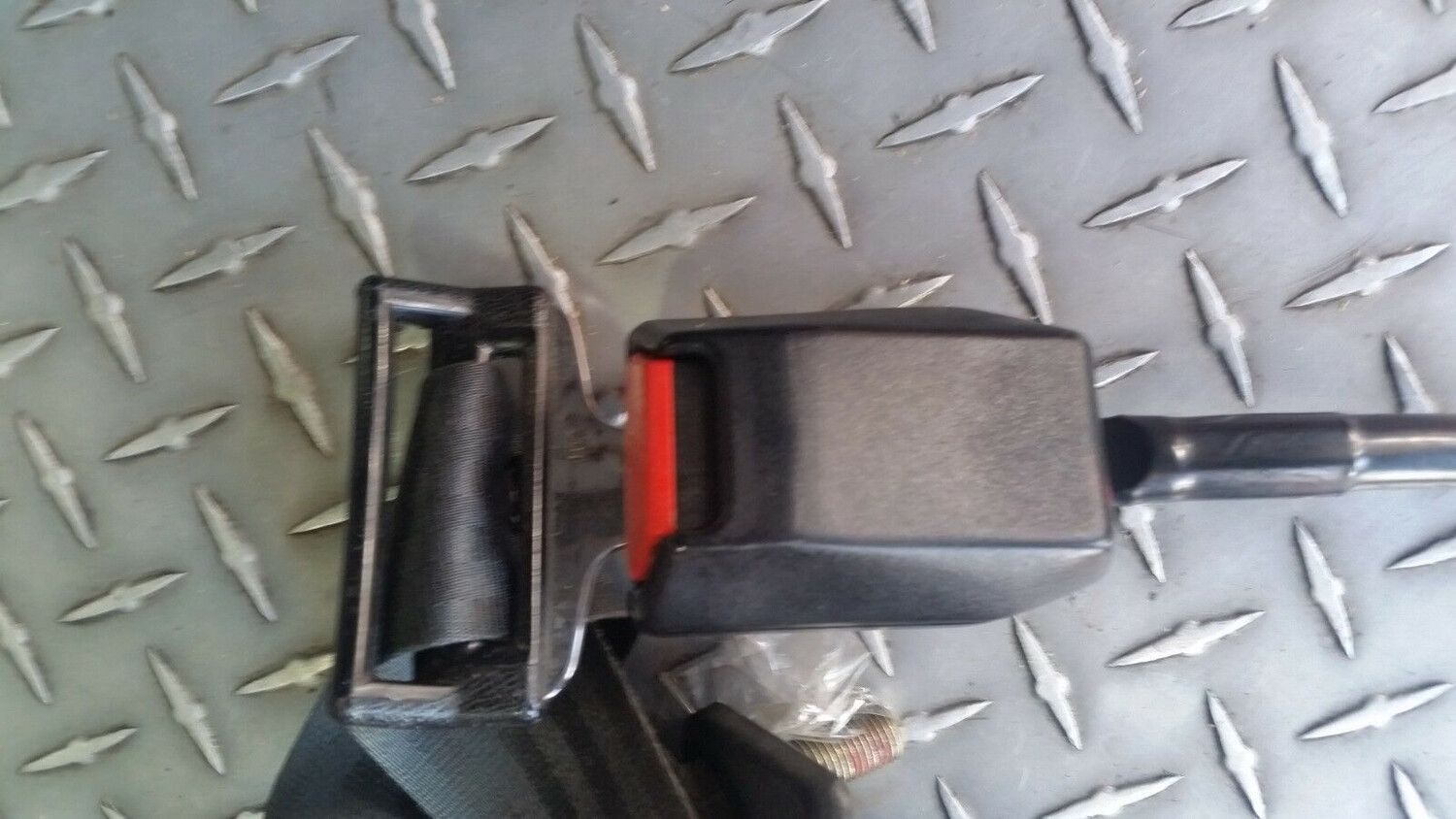 81 - 91 ROLLS ROYCE SILVER SPUR RIGHT FRONT RETRACTING SEAT BELT AND BUCKLE SET
