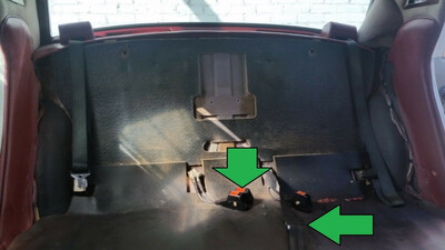 67 to 80 Rolls Royce Silver Shadow rear center seat belt  excellent condition