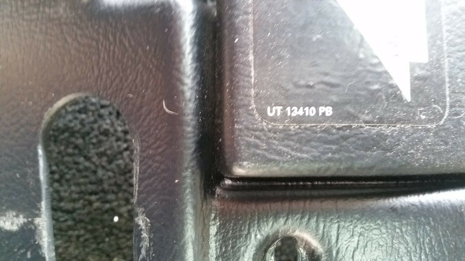Rolls Royce Silver Spirit Spur in glove box cover for OBD II access cover UT13410PB