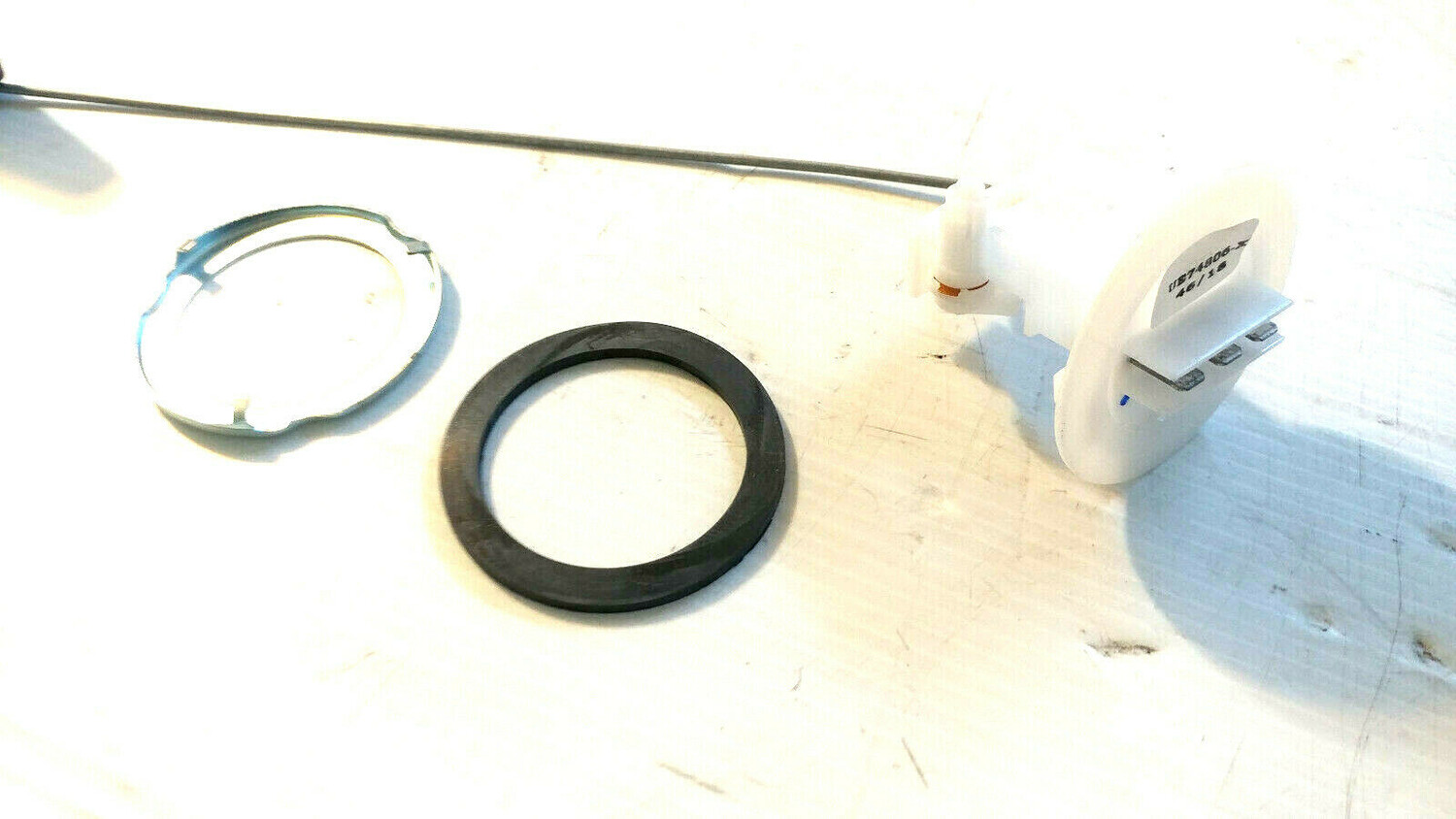ECP Rolls Royce Silver SPUR  FUEL sender UNIT UE74806 NEW WITH SEAL AND LOCK RING