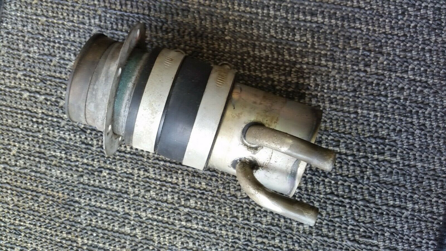 65 to 80 Rolls Royce Silver Shadow GAS PETROL FILLER NECK COMPLETE UR20678