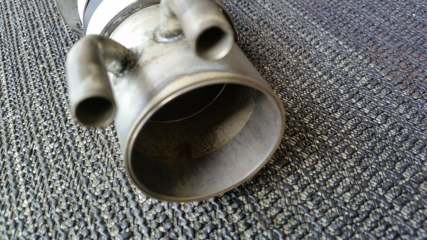 65 to 80 Rolls Royce Silver Shadow GAS PETROL FILLER NECK COMPLETE UR20678