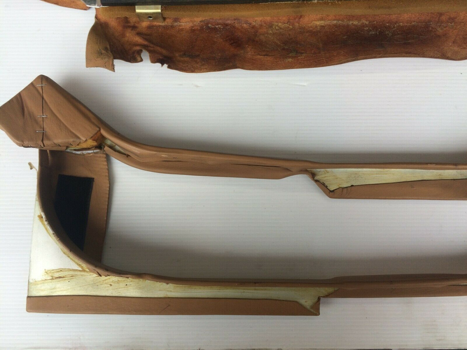 Rolls Royce Spur BENTLEY MULSANNE S leather trim for a pillar lower set