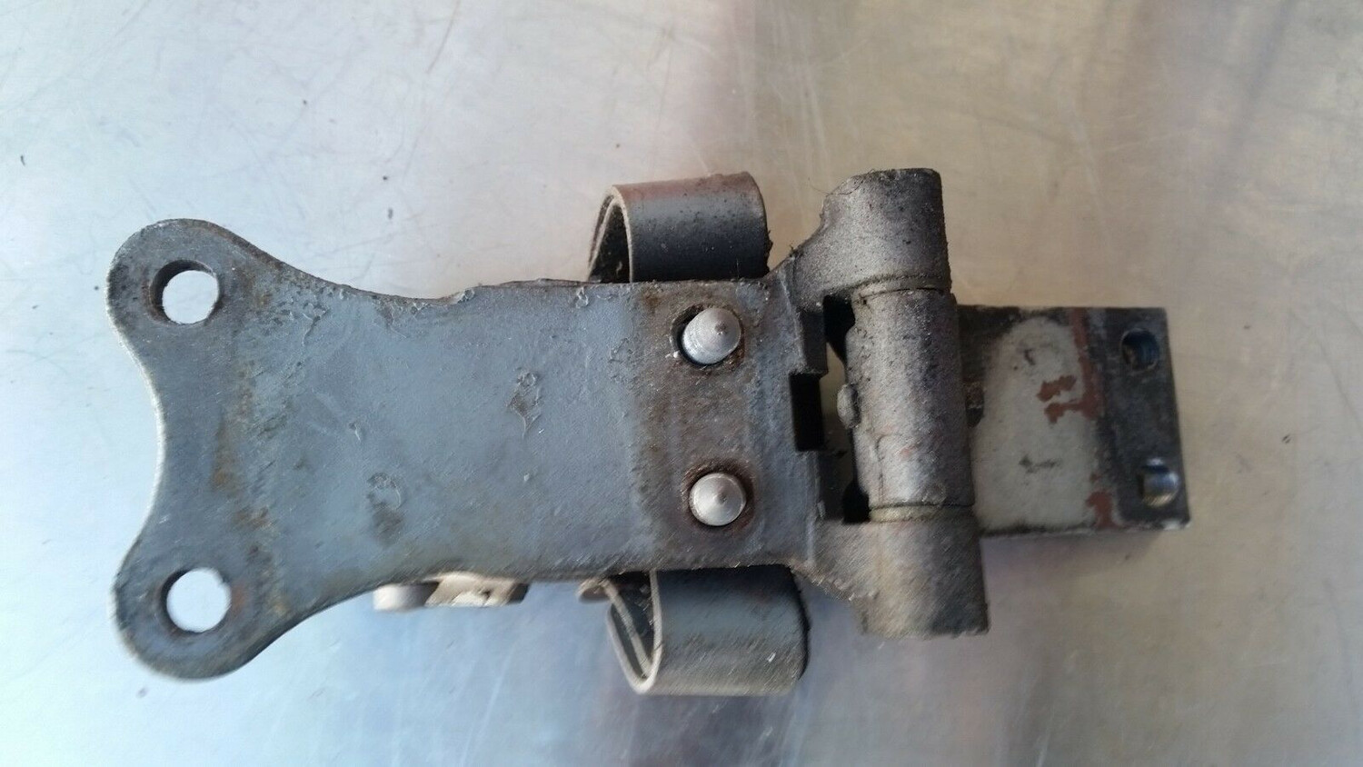 65 to 80 ROLLS ROYCE SILVER SHADOW LEFT REAR LOWER DOOR HINGE