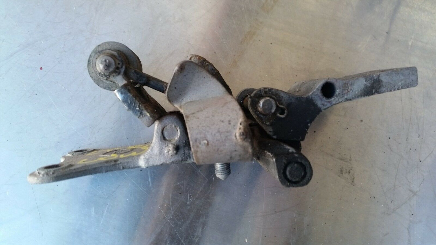 65 to 80 ROLLS ROYCE SILVER SHADOW LEFT REAR LOWER DOOR HINGE