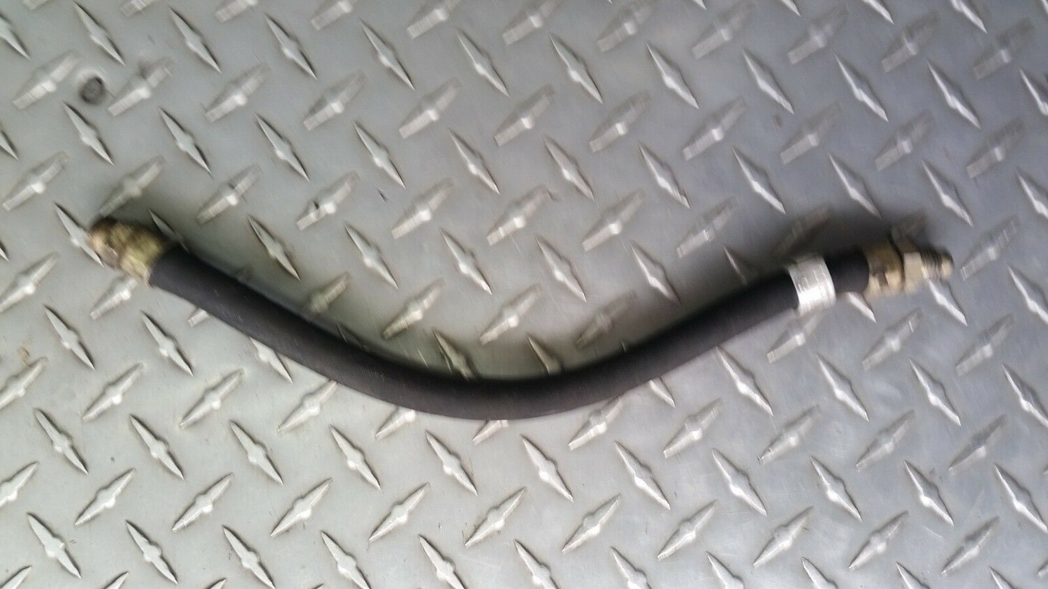 81 to 87 Rolls Silver Spirit Spur   Fuel PETROL GASOLINE RUBBER HOSE AT FRONT