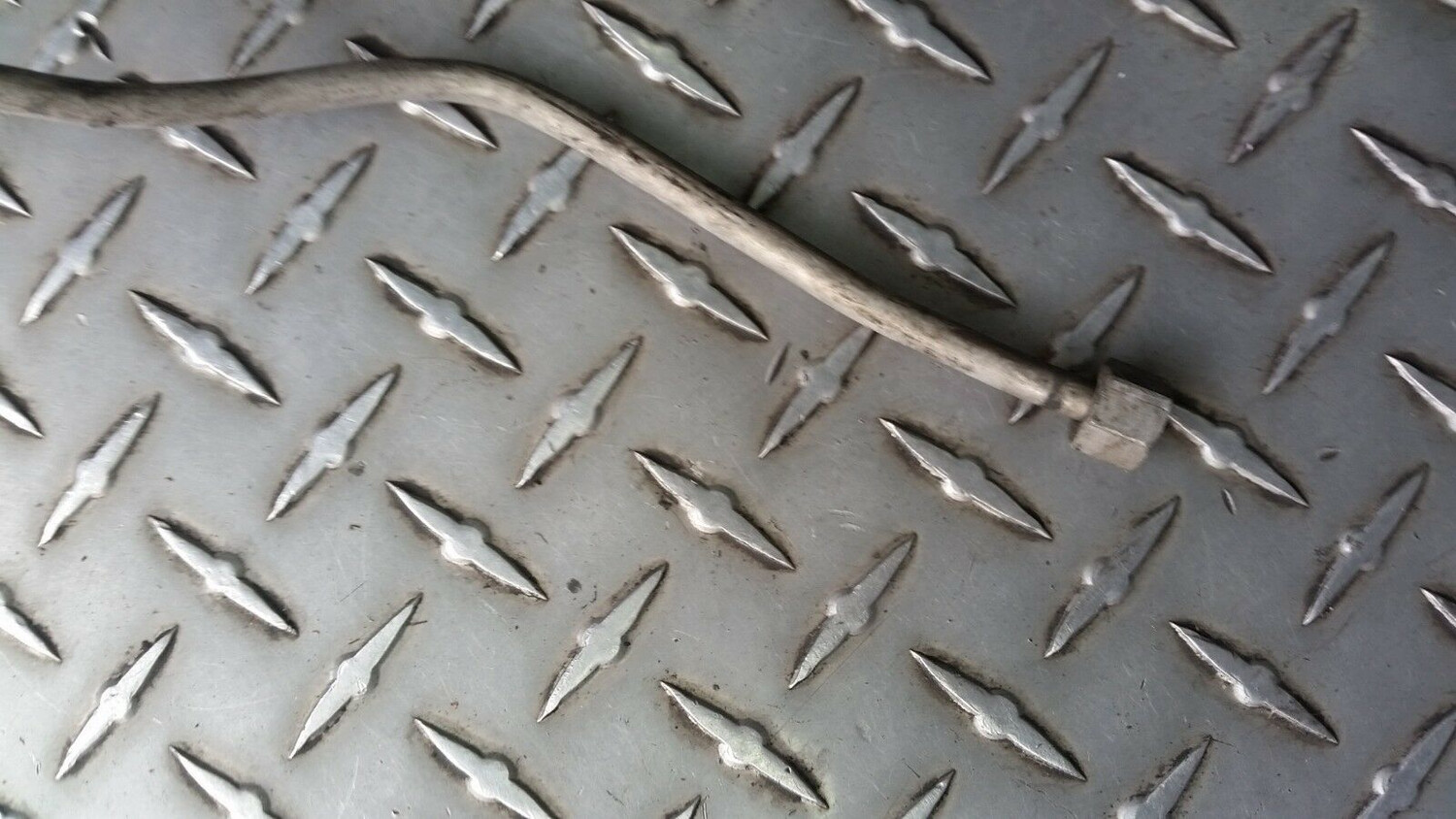 81 to 87 Rolls Silver Spirit Spur   Fuel FEED METAL PIPE LINE