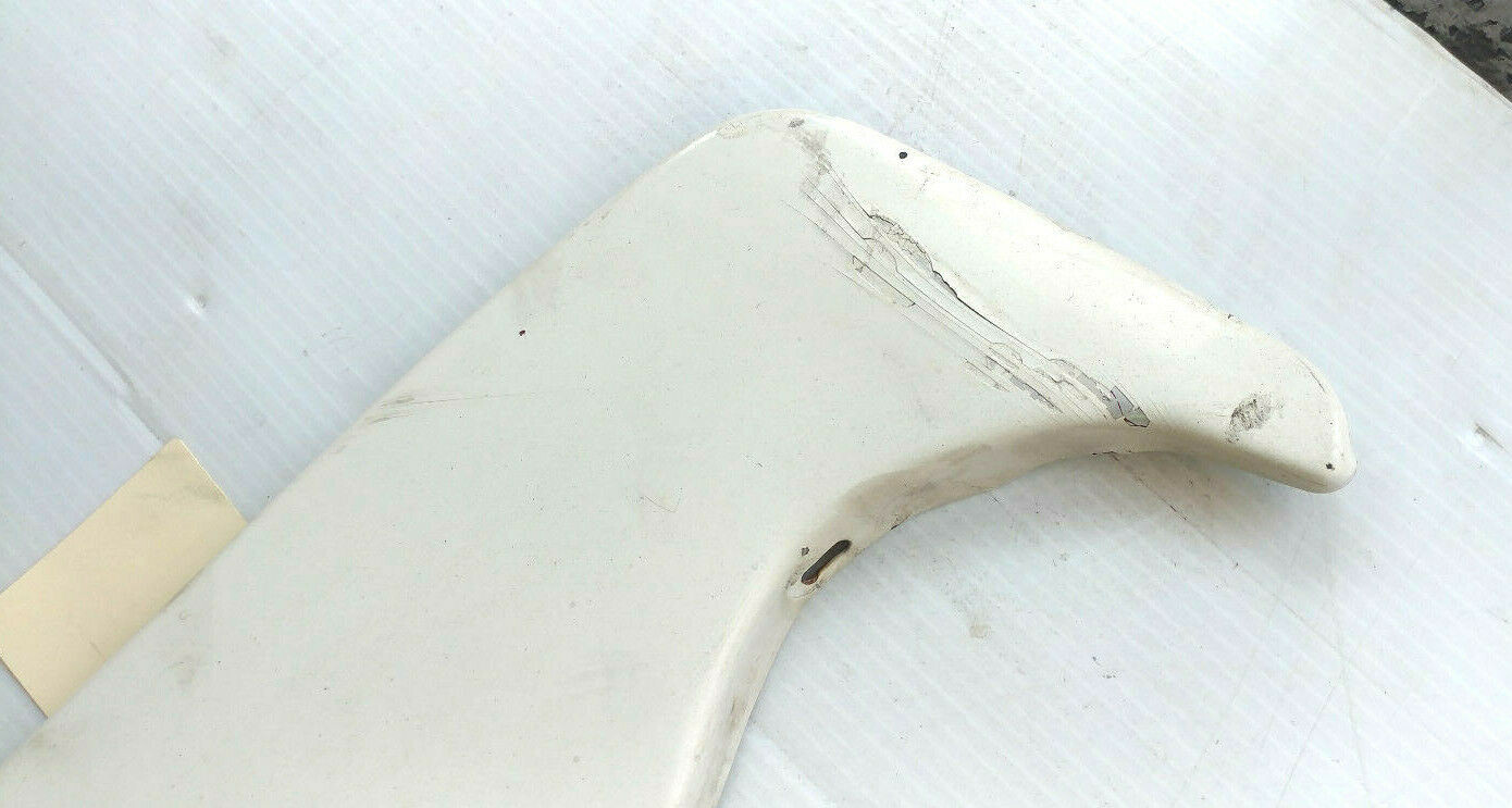 73 to 80 ROLLS ROYCE SILVER SHADOW RIGHT FRONT BUMPER metal filler molding trim