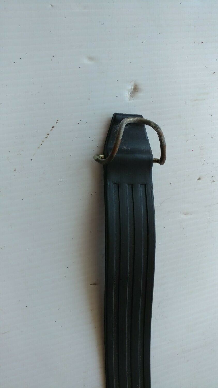 FERRARI 308 GTSi  FLOOR JACK HOLDING RUBBER STRAP -