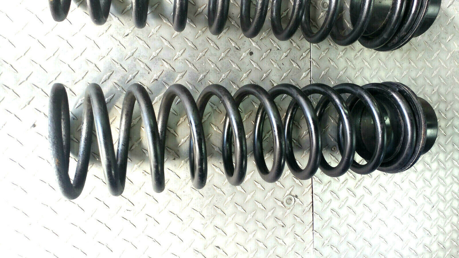 65 to 80 ROLLS ROYCE SILVER SHADOW WRAITH REAR COIL SPRINGS suspension
