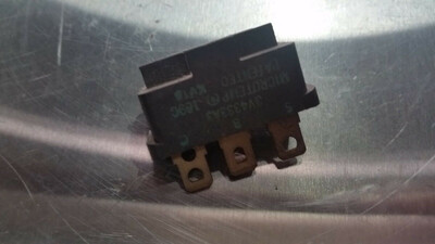 ROLLS ROYCE SILVER SPIRIT SPUR 81 TO 87  AIR  COMPRESSOR THERMAL FUSE BRAKER