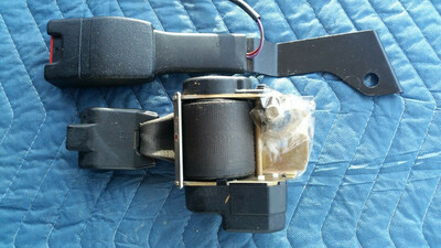 Rolls Royce Spur BENTLEY MULSANNE S seat belt left inner retractable and buckle
