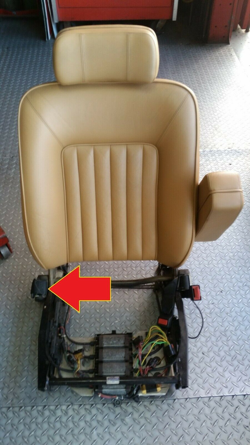 Rolls Royce Spur BENTLEY MULSANNE S seat belt RIGHT OUTER retractable and buckle