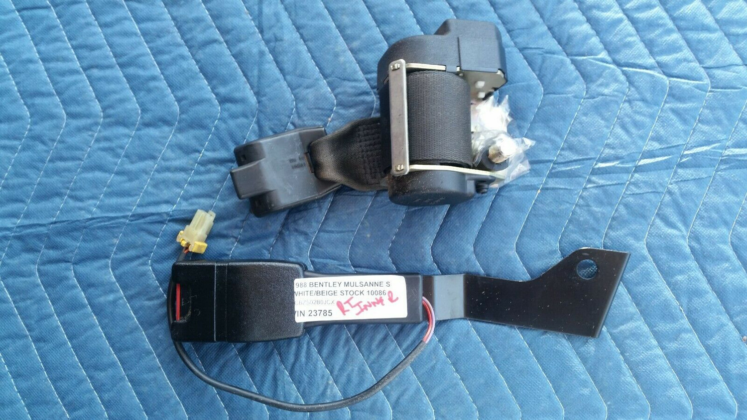 Rolls Royce Spur BENTLEY MULSANNE S seat belt RIGHT inner retractable and buckle