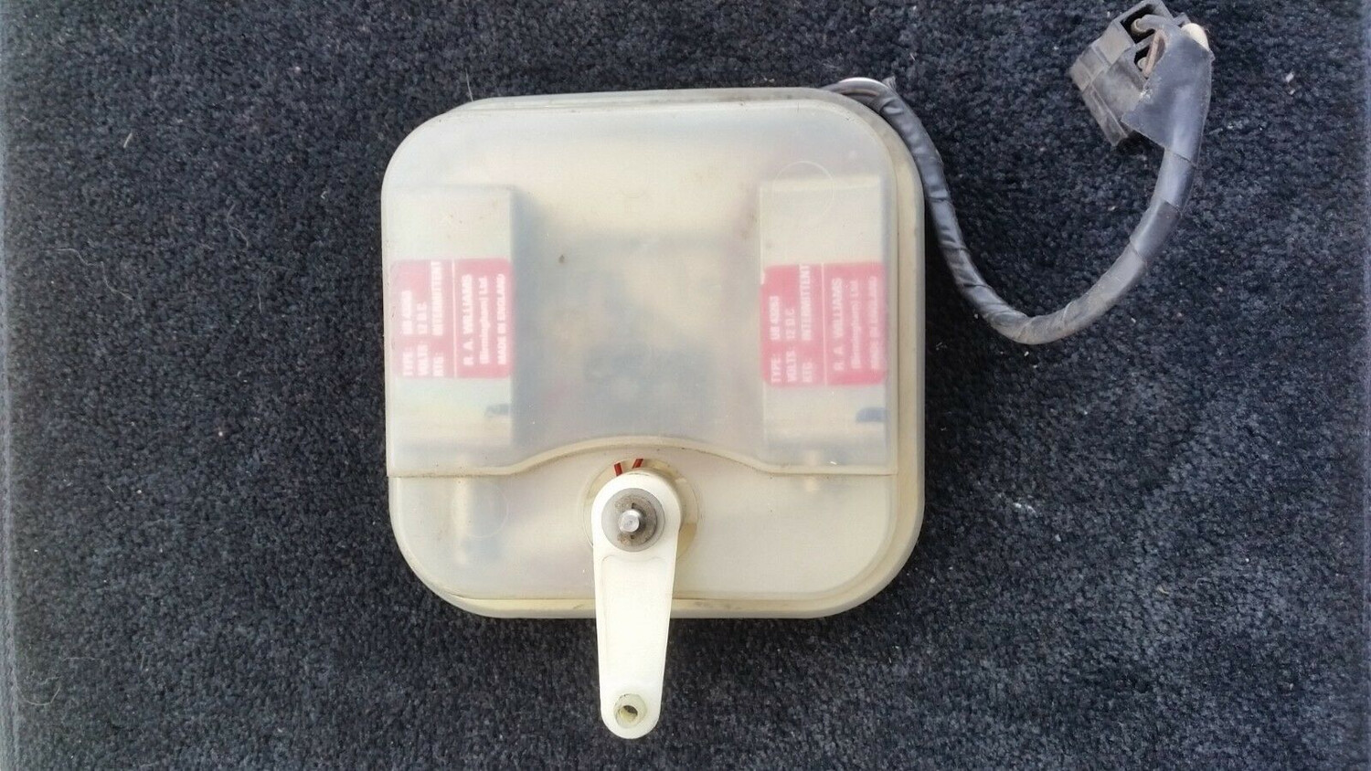 81 82 83 84 85 86 87 88 Rolls Royce Silver Spur Spirit rear door lock unit