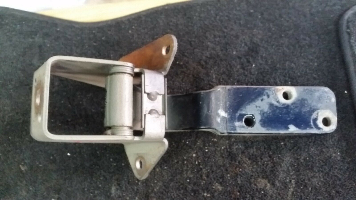 ROLLS ROYCE SILVER SPUR RIGHT FRONT UPPER DOOR HINGE UB34632 SP3