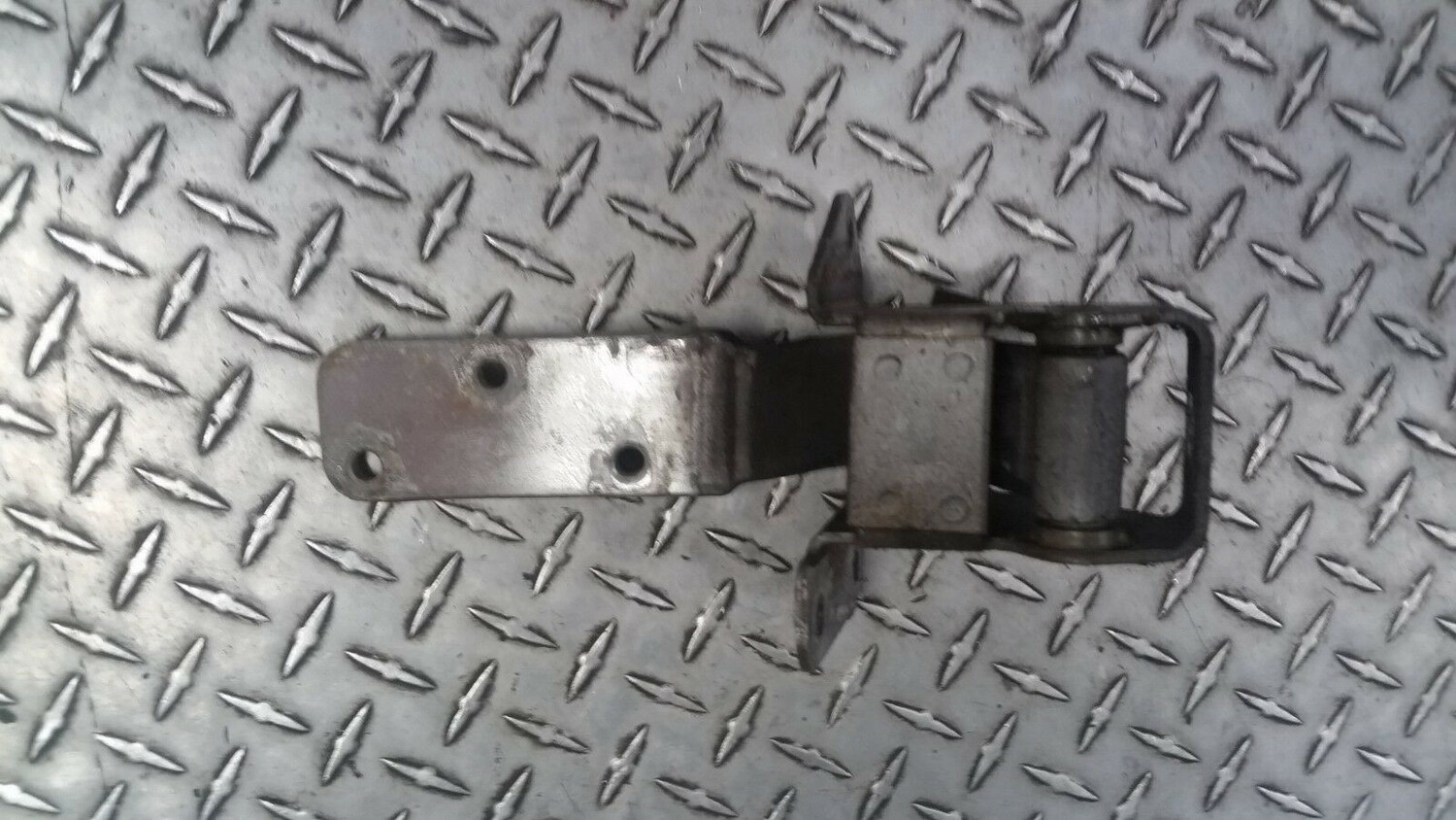 65 to 80 ROLLS ROYCE SILVER SHADOW RIGHT FRONT LOWER DOOR HINGE