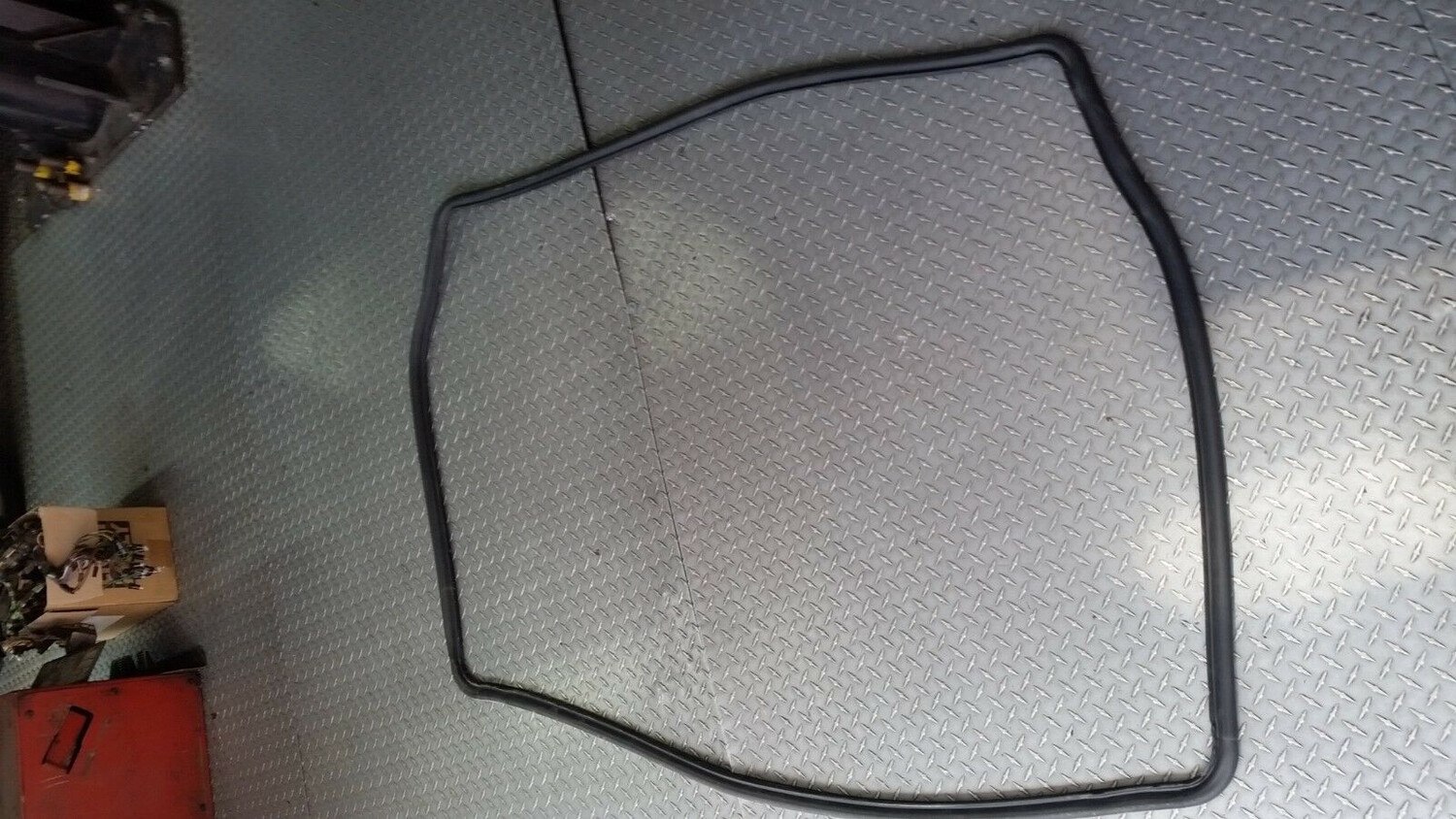 1998 ROLLS ROYCE SILVER SPUR BENTLEY TURBO TRUNK BOOT LID BOOT SEAL UB90092