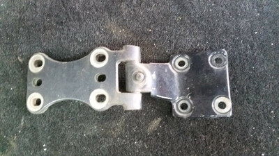 ROLLS ROYCE SILVER SPUR  RIGHT REAR UPPER DOOR HINGE  UB34544 SP1