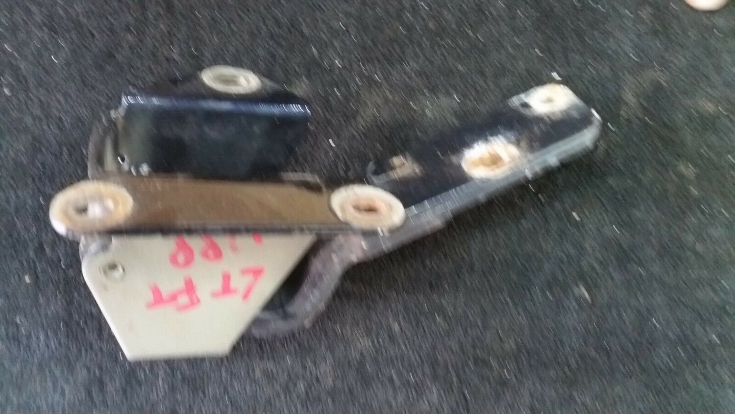 ROLLS ROYCE SILVER SPUR LEFT FRONT UPPER DOOR HINGE UB34633 SP3