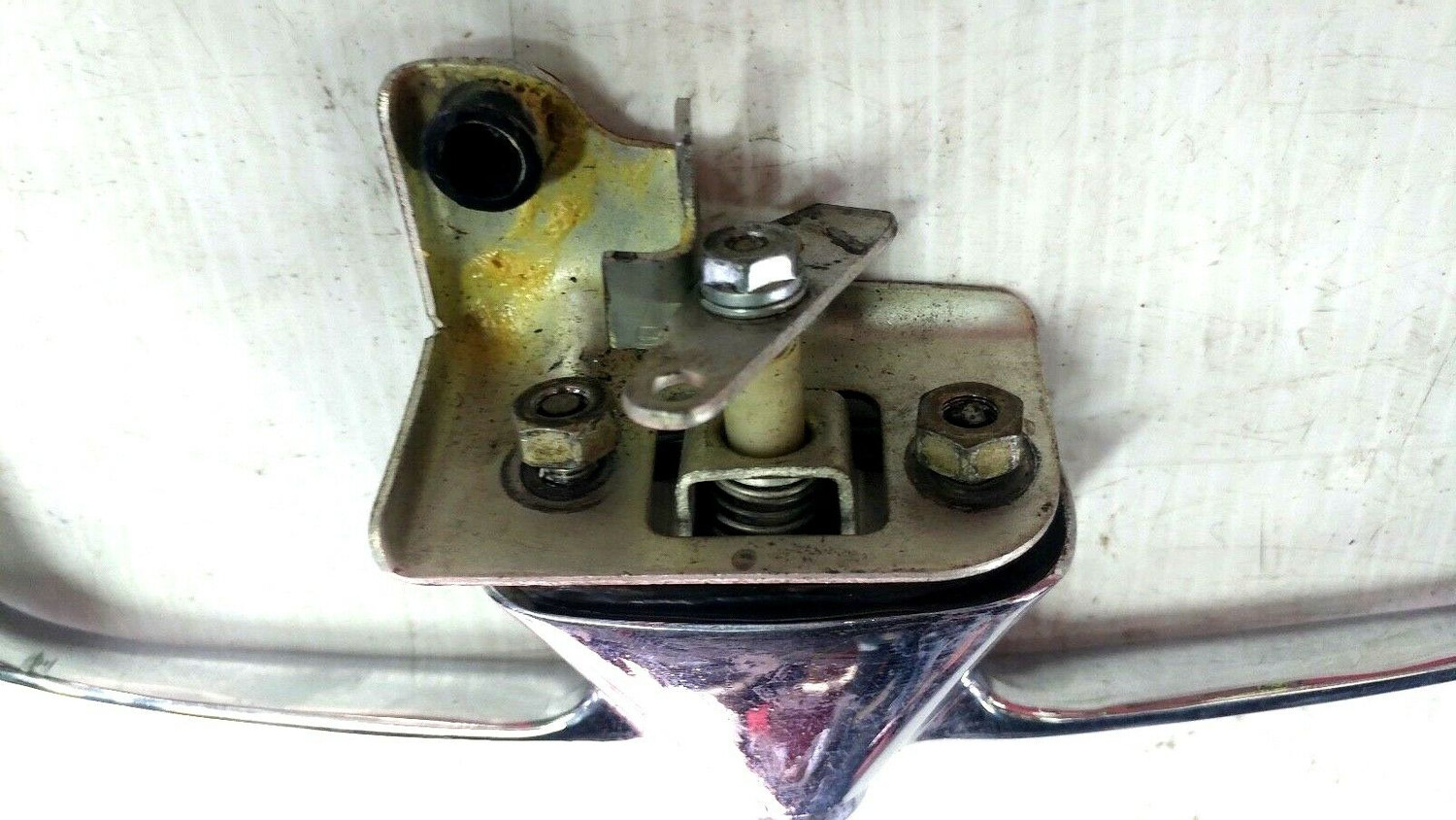 65 to 80 ROLLS ROYCE SILVER SHADOW BOOT  TRUNK PULL HANDLE CHROME WITH TUMBLER