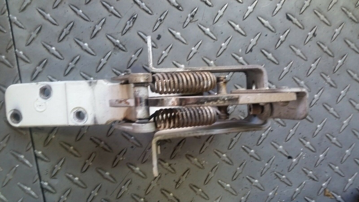 ROLLS ROYCE SILVER SPUR SPIRIT RIGHT FRONT LOWER DOOR HINGE DOOR CHECK