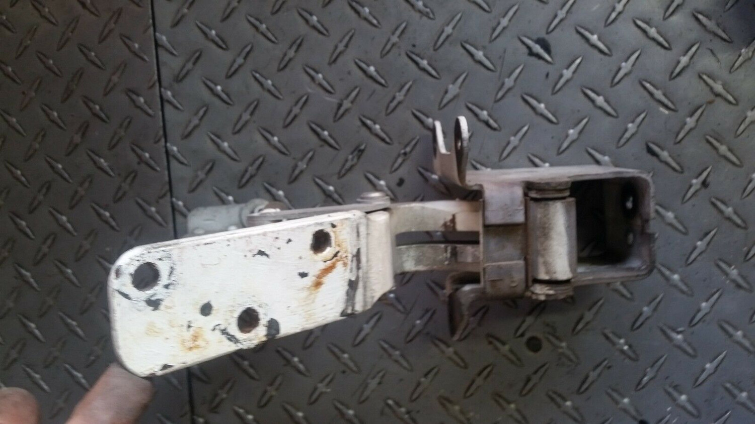 ROLLS ROYCE SILVER SPUR SPIRIT RIGHT FRONT UPPER DOOR HINGE SP1