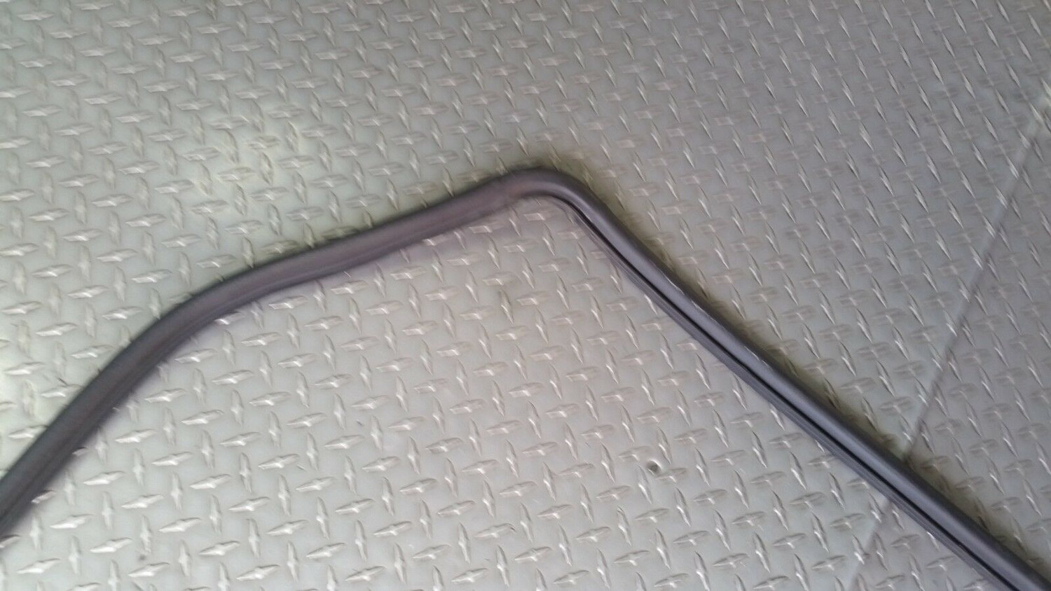 1998 ROLLS ROYCE SILVER SPUR BENTLEY TURBO TRUNK BOOT LID BOOT SEAL UB90092