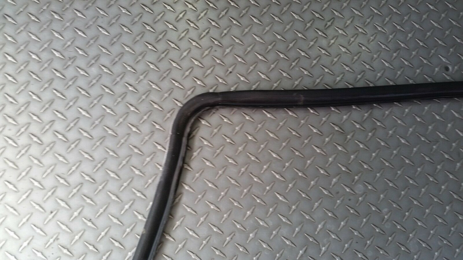 1998 ROLLS ROYCE SILVER SPUR BENTLEY TURBO TRUNK BOOT LID BOOT SEAL UB90092
